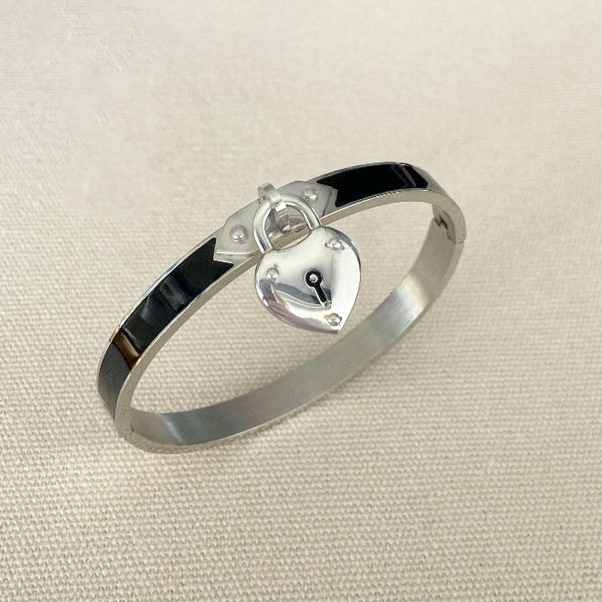 Üçlü Siyah Mineli Çelik Kelepçe