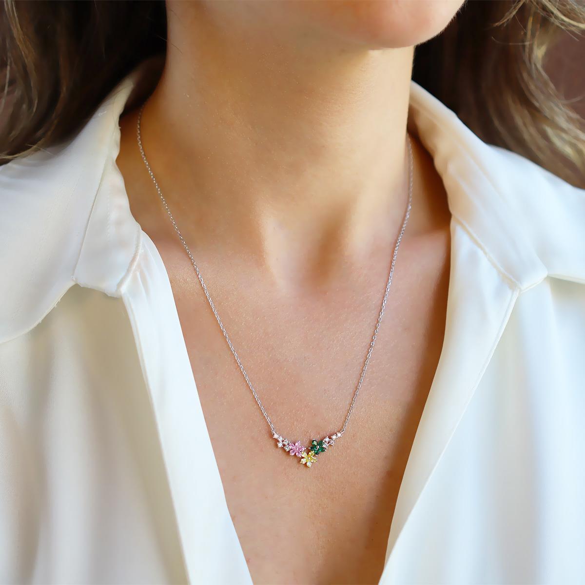 Yasemin Çiçekği Renkli Zirkon Taşlı Gümüş Kolye