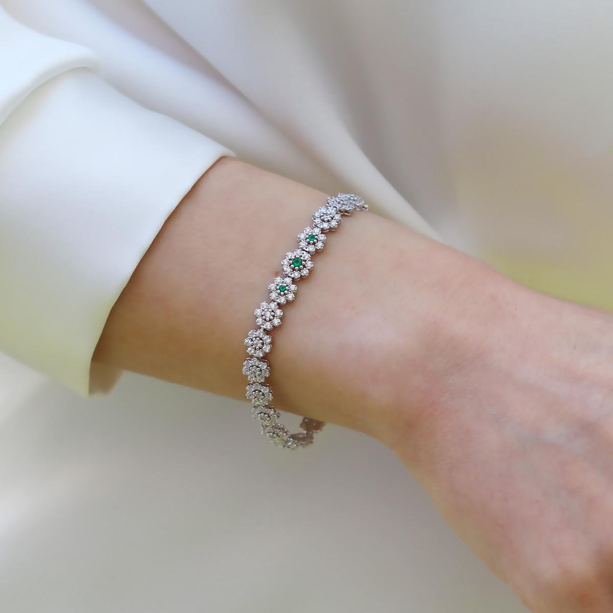 Yeşil Zirkon Taşlı Çiçek Su Yolu Gümüş Bileklik