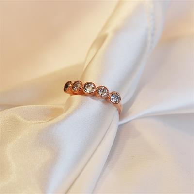 5 Taş Modeli Rose Gold Kaplama Gümüş Yüzük