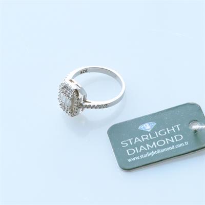 Baget Kesim Oval Starlight Diamond Gümüş Yüzük
