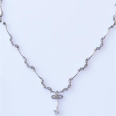 Çiçek Modeli Zirkon Taşlı Gümüş Gerdanlık