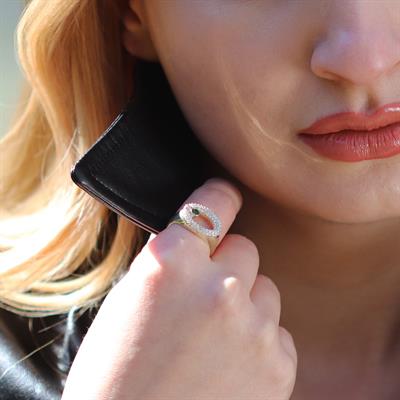 Elips Yeşil Taşlı Gold Kaplama Gümüş Yüzük