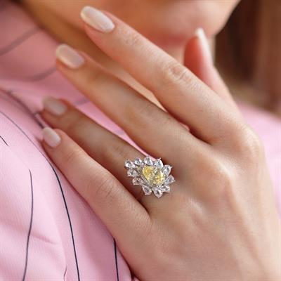 Elmas Modeli Sitrin Taşlı Gümüş Yüzük