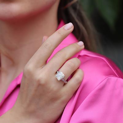 Emerald Kesim Pırlanta Renkli Zirkon Taşlı Gümüş Yüzük