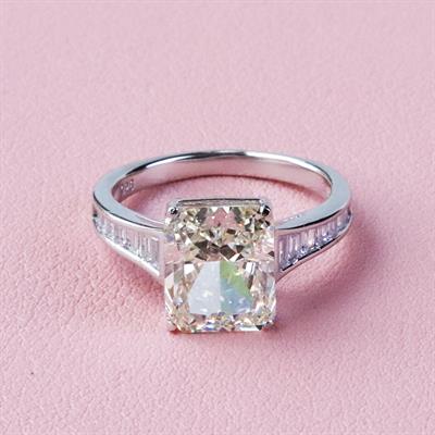 Emerald Kesim Pırlanta Renkli Zirkon Taşlı Gümüş Yüzük