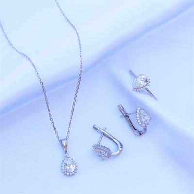 Etrafı Pırıltılı Taşlarla Çevirili Damla Montür Sky Diamond Gümüş Set