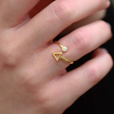 Gold Kaplama Üçgen Zirkon Taşlı Ayarlanabilir Gümüş Yüzük