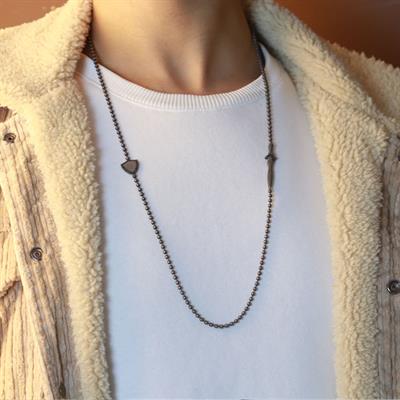 Kalkan ve Kılıç Figürlü Siyah Zirkon Taşlı Gümüş Erkek Kolyesi