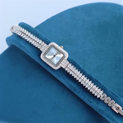 Kare Form Zirkon Taşlı Gümüş Saat