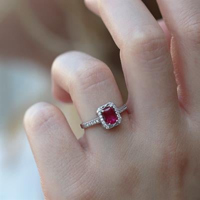 Mini Sonsuzluk Detaylı Kırmızı Zirkon Taşlı Gümüş Yüzük