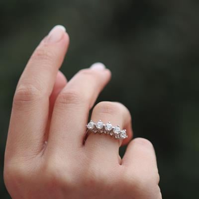 Prenses Model 4 Tırnaklı 5 Taş Starlight Diamond Gümüş Yüzük