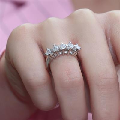 Prenses Model 4 Tırnaklı 5 Taş Starlight Diamond Gümüş Yüzük