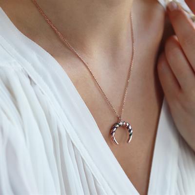 Renkli Zirkon Taşlı Hilal Modeli Rose Gold Kaplama Gümüş Kolye