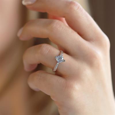 Round Kesim Çapraz Montür Starlight Diamond Tek Taş Gümüş Yüzük