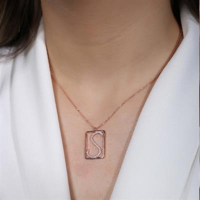 S Harfi Zirkon Taşlı Rose Gold Kaplama Çerçeveli Gümüş Kolye