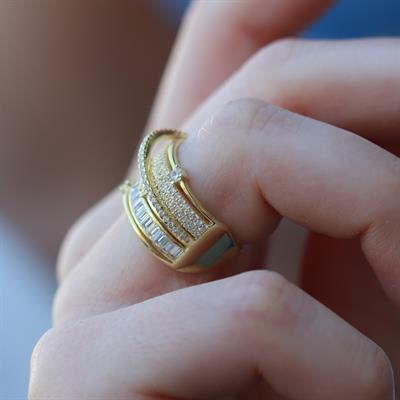 Sarmal Model Zirkon Taşlı Gold Kaplama Gümüş Yüzük