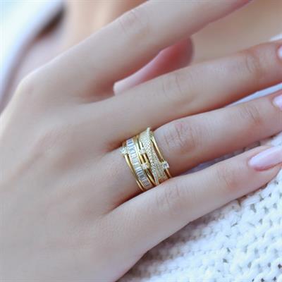 Sarmal Model Zirkon Taşlı Gold Kaplama Gümüş Yüzük