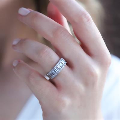 Starlight Diamond Baget Taşlı Yarımtur Gümüş Yüzük