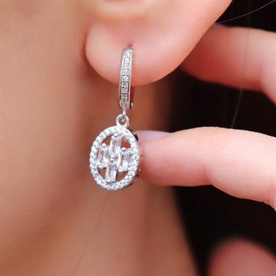 Starlight Diamond Elips Zirkon Taş Ortası 4 Baget Pırlanta Montür Gümüş Takım