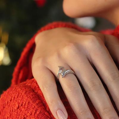 Taşlı Yunus Balığı Figürlü Şık Gümüş Yüzük