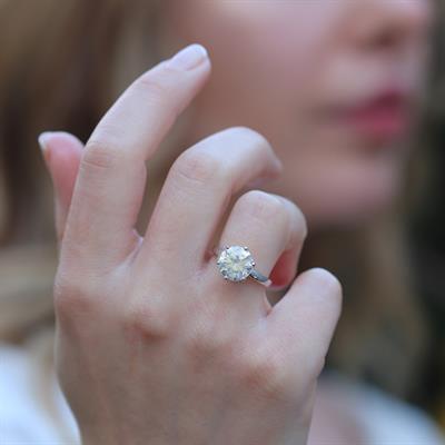 Tek Taş Modeli Sarı Tonlu Starlight Diamond Gümüş Yüzük