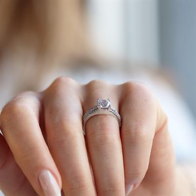 Üç Sıra Taşlı Stalight Diamond Gümüş Yüzük