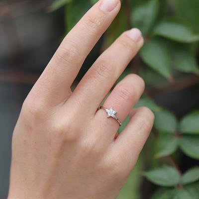 Yıldız Zirkon Taşlı Minimal Gümüş Yüzük