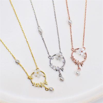 Zambak Çiçeği İnci Detaylı Rose Gold Kaplama Gümüş Kolye