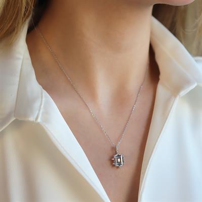 Zirkon Taşlı Kare Lotus Çiçeği Gümüş Kolye