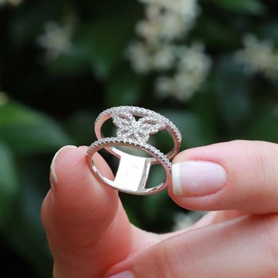 Zirkon Taşlı Kelebek Model Gümüş Yüzük