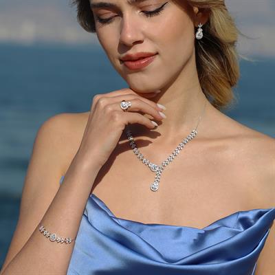 Damla Yaprak Modeli Taşlı Gümüş Set