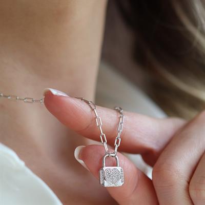 Kalpli Çanta Trend Gümüş Kolye