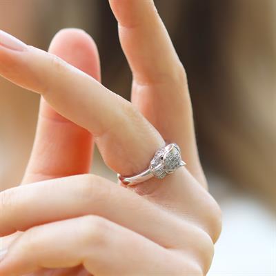 Kaplan Başlı Zirkon Taşlı Gümüş Yüzük