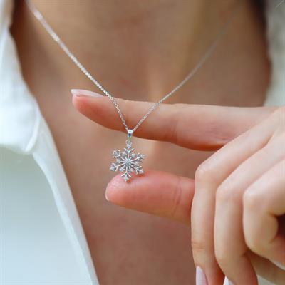 Kar Tanesi Taşlı Gümüş Kolye