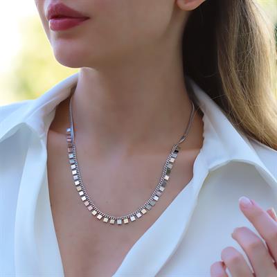 Kare Trend Pul Gümüş Kolye