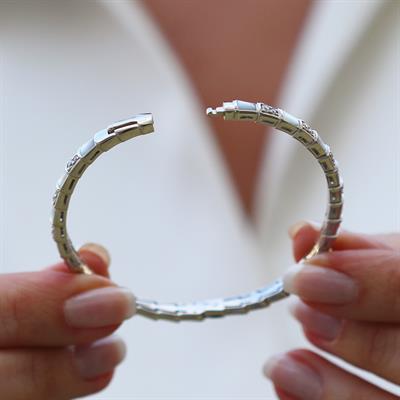 Mozanit Sedef Taşlı Serpent Modeli Gümüş Kelepçe