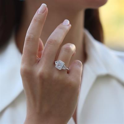 Prenses Iccecut Taşlı Gümüş Yüzük