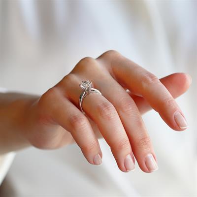 Sky Diamond 6 Tırnaklı Tektaş 2,50ct Gümüş Yüzük