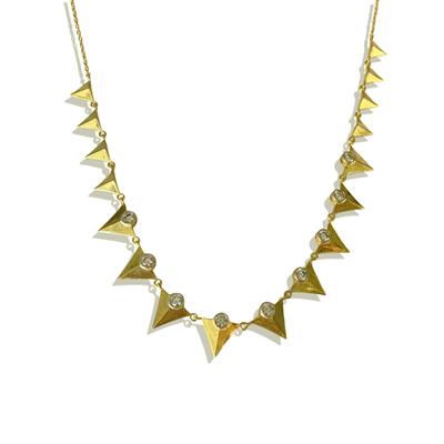 Taşlı Üçgen Trend Gold Gümüş Kolye
