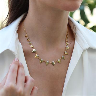 Taşlı Üçgen Trend Gold Gümüş Kolye