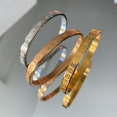 Üç Renkli Üçlü Çelik Kelepçe