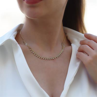 Üçgen Taşlı Gold Kaplama Trend Gümüş Kolye