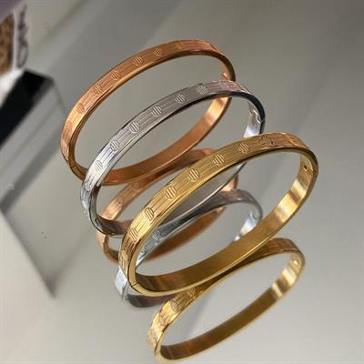 Üçlü Renkli Çelik Kelepçe