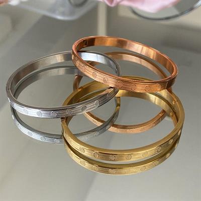 Üçlü Renkli Çelik Kelepçe