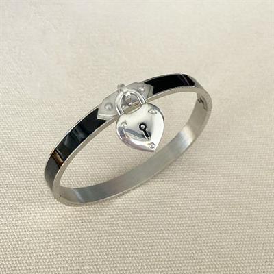 Üçlü Siyah Mineli Çelik Kelepçe