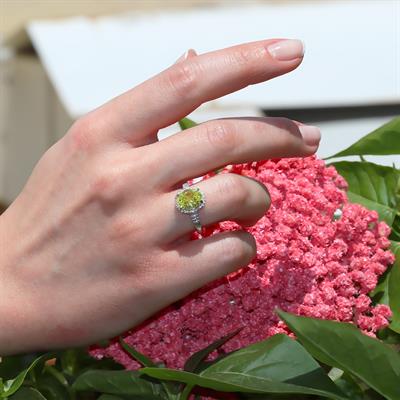 Yeşil Neon Zirkon Taşlı Oval Gümüş Yüzük