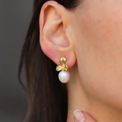 Yonca Çiçek İncili Gold Gümüş Küpe