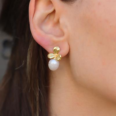 Yonca Çiçek İncili Gold Gümüş Küpe