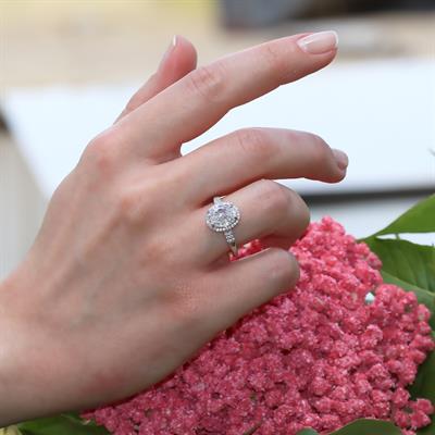 Zirkon Taşlı Oval Gümüş Yüzük